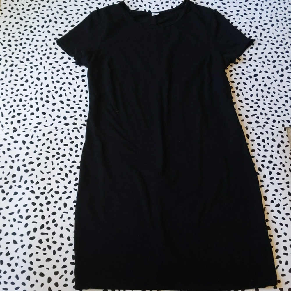 Black short sleeve dress